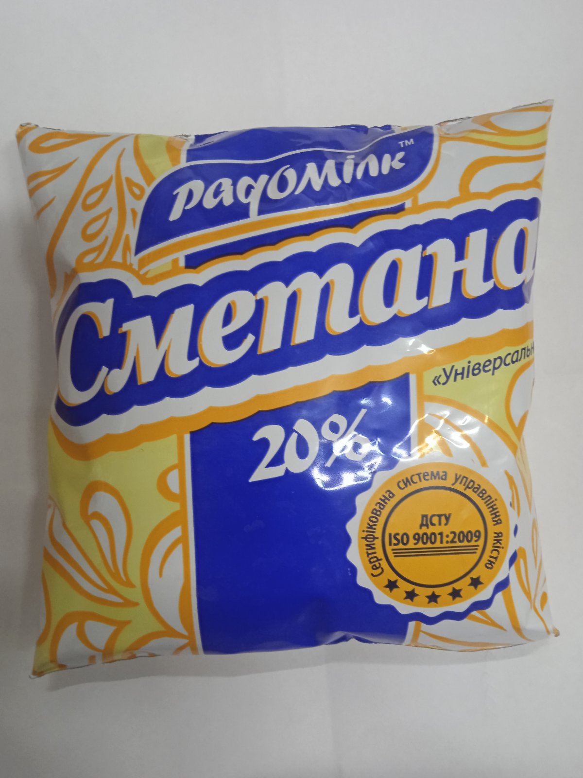Сметана РАДОМІЛК 20% 400 г., плівка поліетиленова